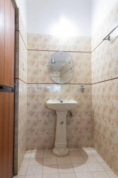 Villa Barbosa, 2 Bhk Villa & Luxury Rooms Near Colva, Sernabatim, Benaulim Beach מראה חיצוני תמונה